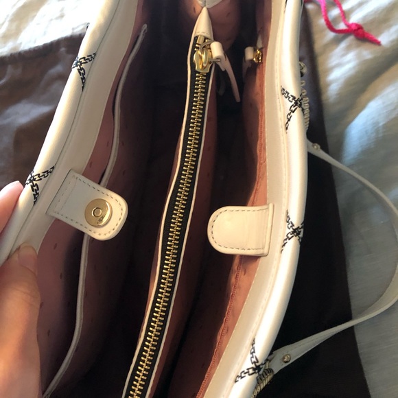 White patterned Kate Spade purse - Picture 4 of 8